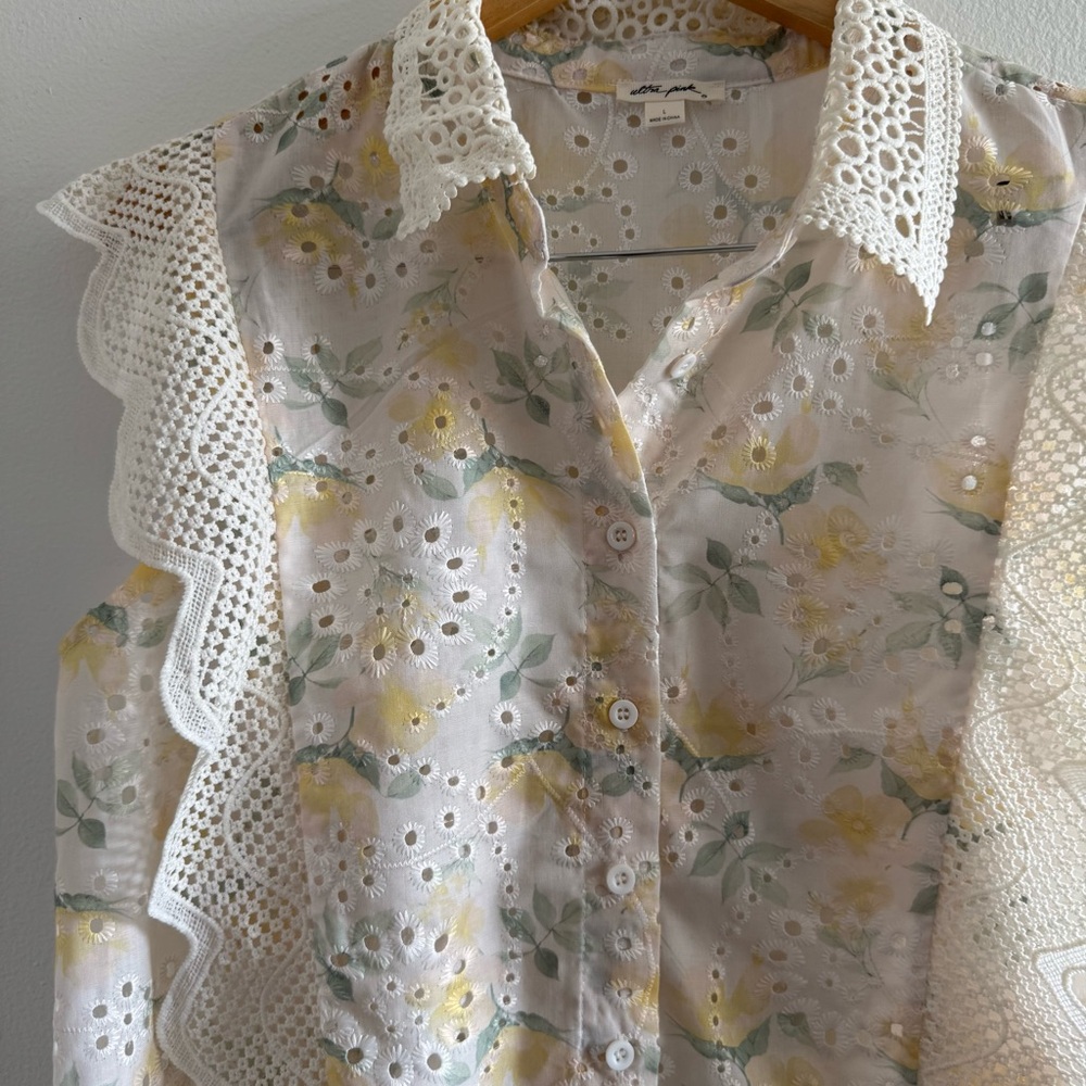 Ultra Pink Yellow Eyelet Floral Print Lace Top size Large - Picture 4 of 10